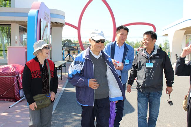 离退休干部局组织部机关离退休干部春游参观北