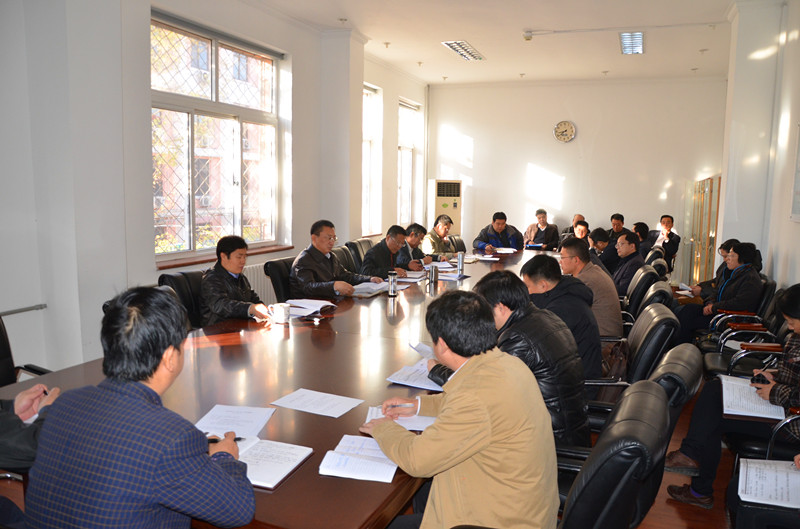 机关服务局深入学习贯彻党的十八大报告精神以