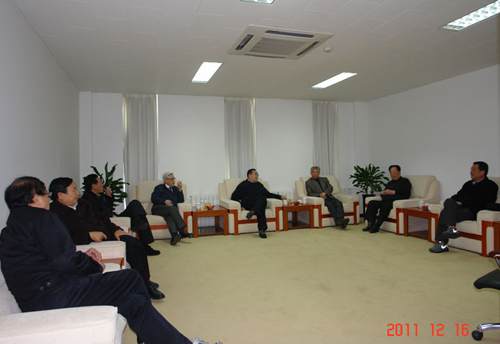 离退休干部局召开部级老领导座谈会