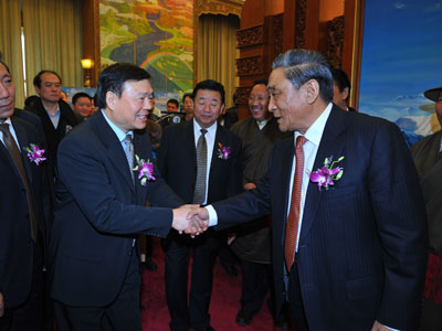 藏文软件研发与推广应用工作总结报告会在京隆