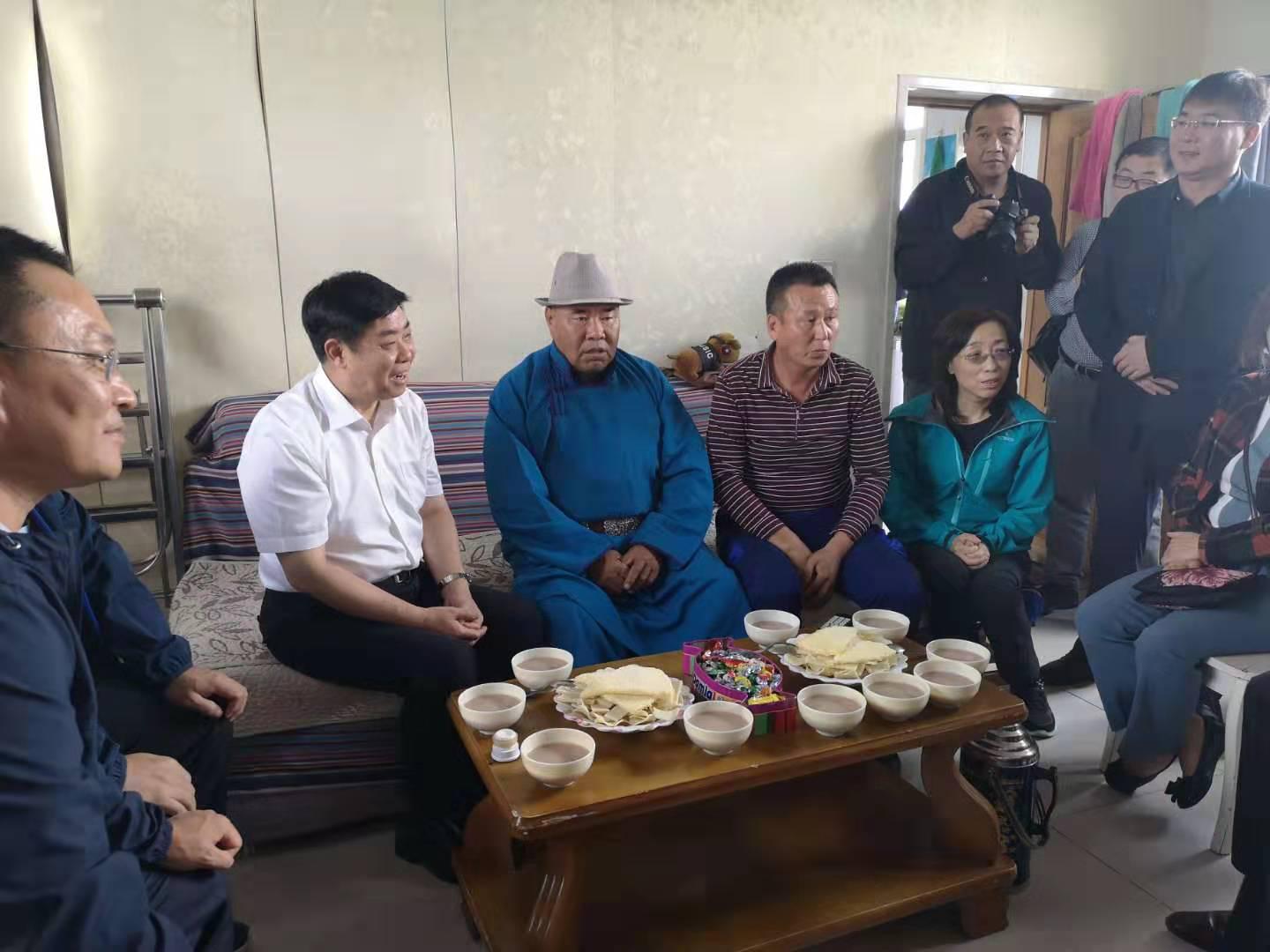 张峰赴内蒙古调研电信普遍服务和国际通信设施情况