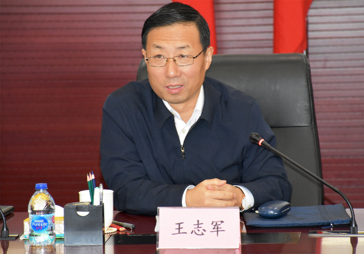 王志军深入离退休干部局开展工作调研