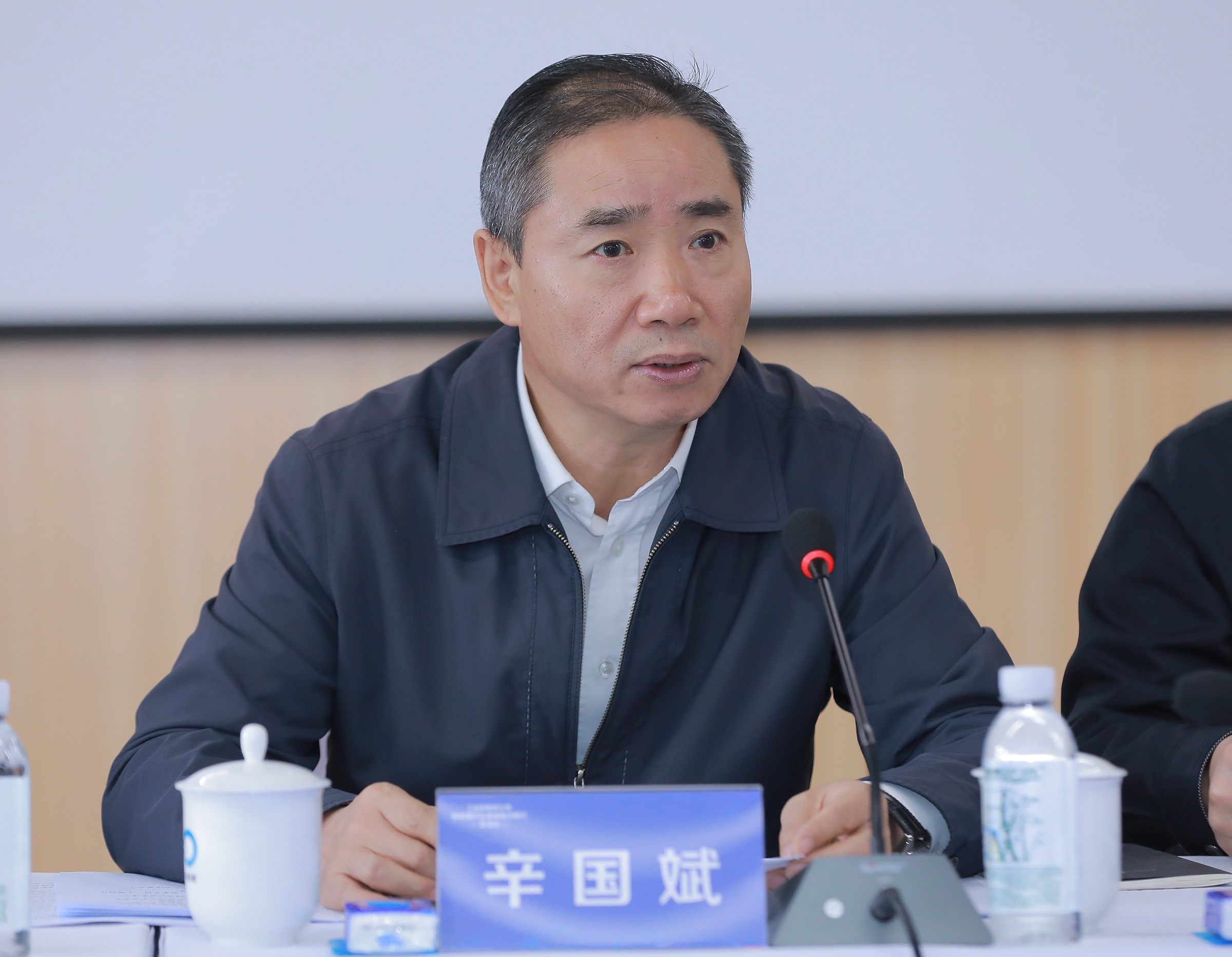 辛国斌主持召开新能源汽车换电模式研究座谈会 陕西省工业和信息化
