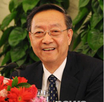 李毅中部长回答记者提问 